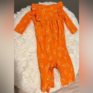 Cat & Jack pumpkin jumpsuit w/snap closures. 0-3months, worn once